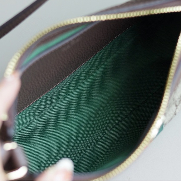 Gucci Beige and Brown Shoulder Bag - Picture 4 of 5